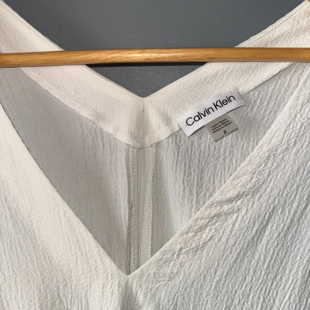 Calvin Klein Sleeveless V-neck tiered ruffle min dress with waist tie - Picture 5 of 7